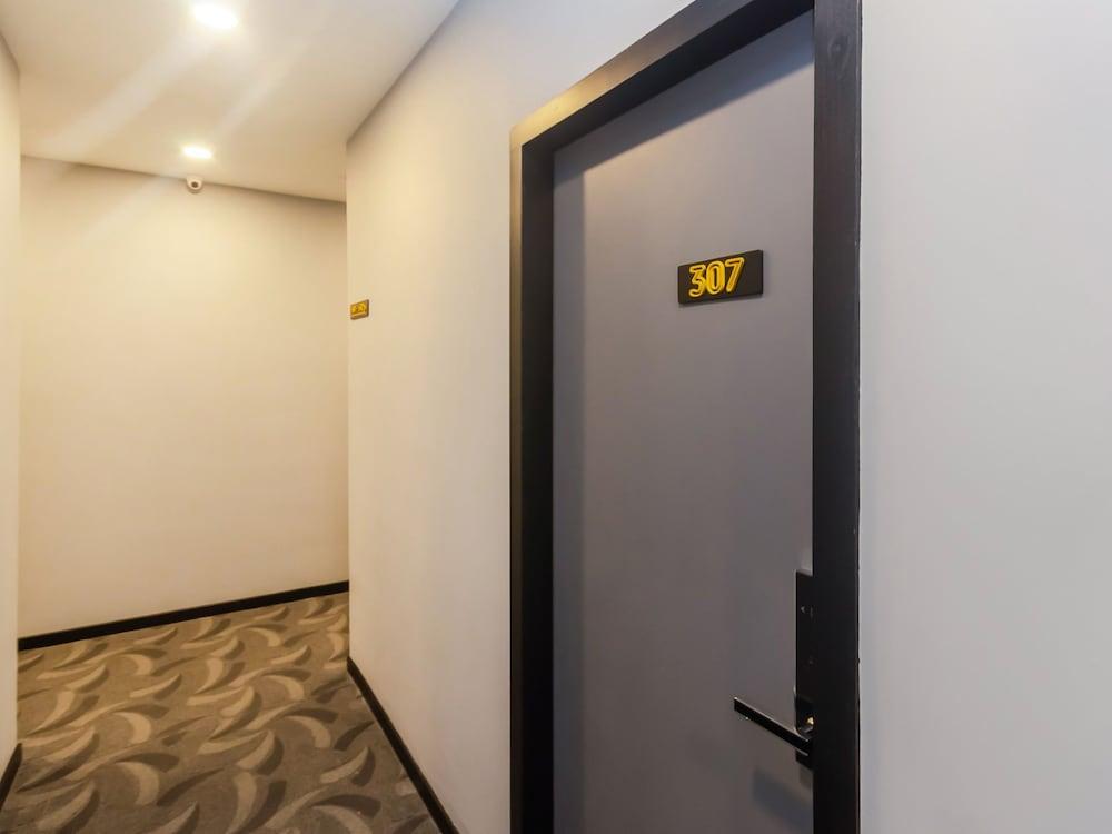 Solid Hotels Johor Bahru Esterno foto