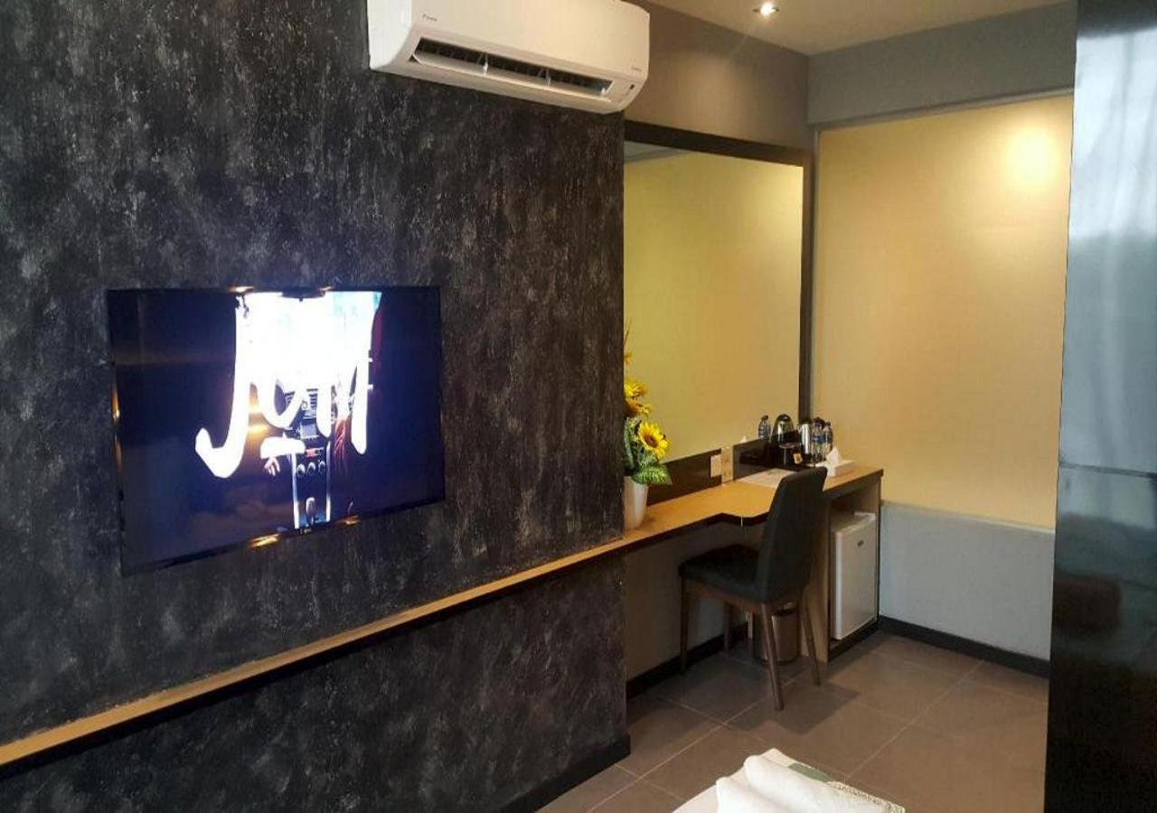 Solid Hotels Johor Bahru Esterno foto