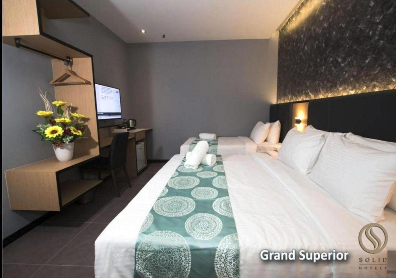 Solid Hotels Johor Bahru Esterno foto